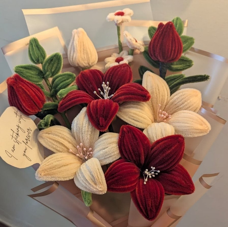 دسته گل مخملی لیلیوم/ هدیه خاص و ماندگار